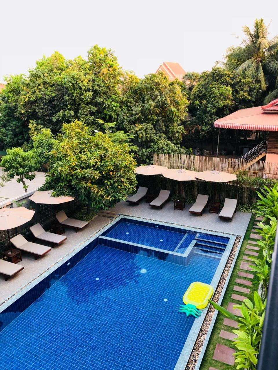 Phimean Home Suite Siem Reap Bagian luar foto